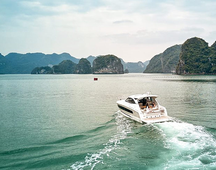 Halong Bay Yacht Tour at Best Deal