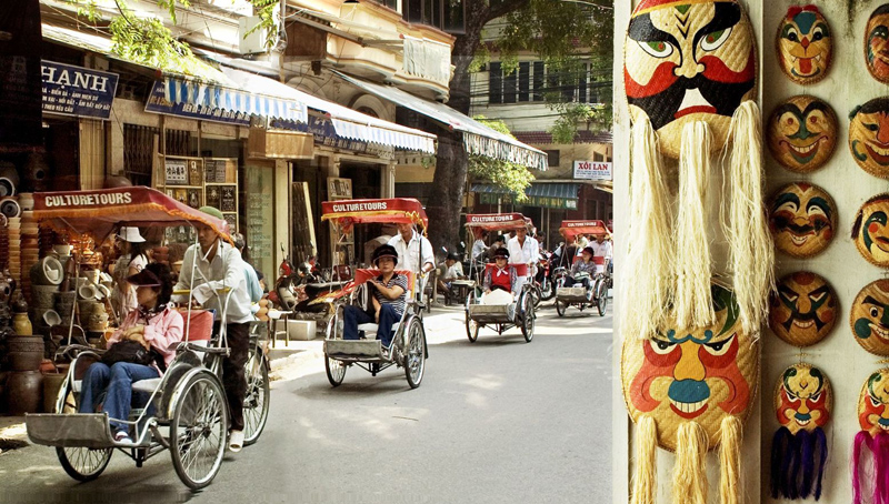Cyclo Tour in Hanoi Old Quarter