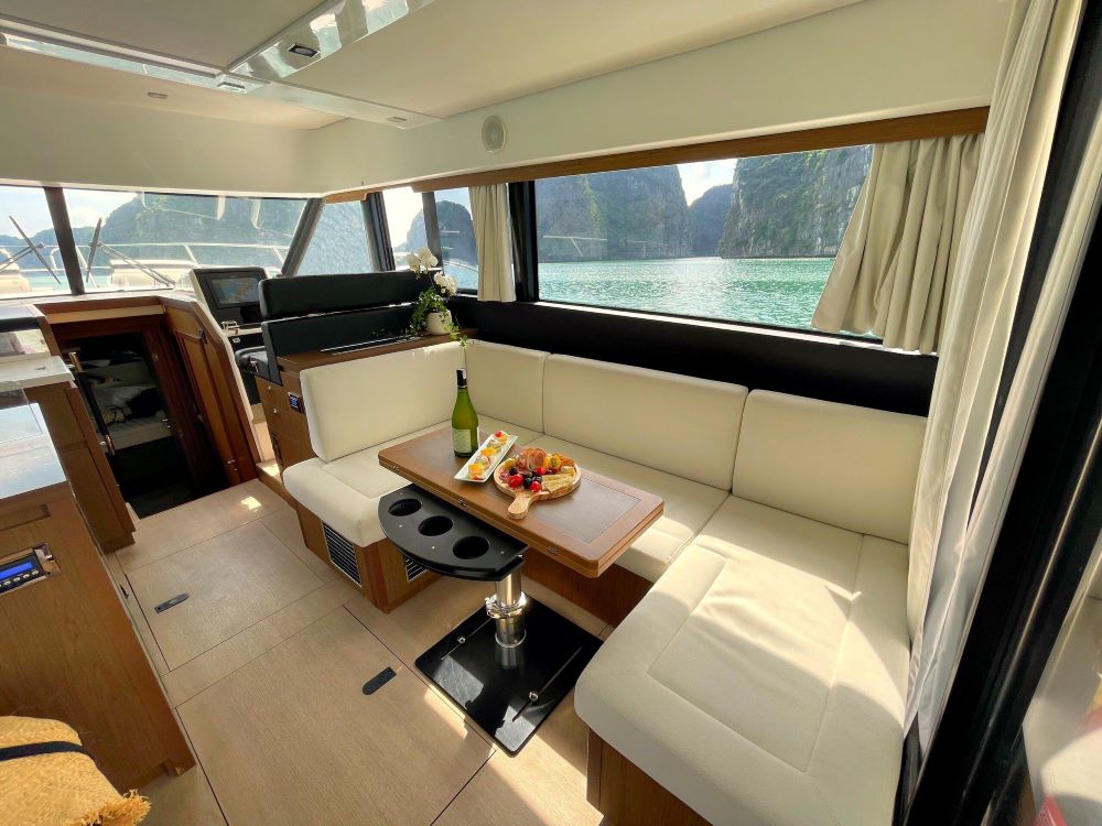 Jeanneau's Velasco 43F Yacht for Day Tour in Halong Bay